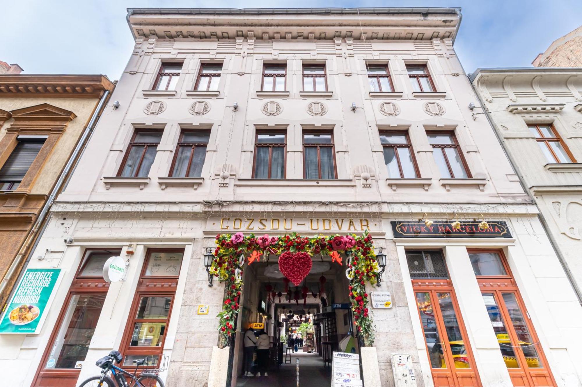 My Gozsdu Historic Passage Apartment Budapest